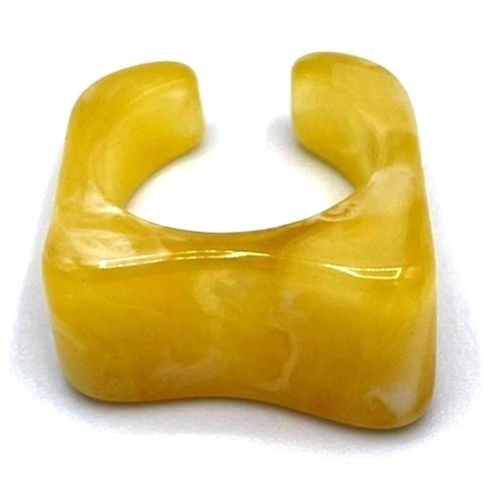 Caramel Cream and White Swirl Acrylic Geometric Open Chunky Ring Size 7